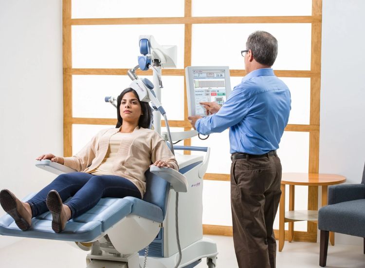 How TMS Therapy and Behavioral Health Services Work Together to Treat Depression and Anxiety